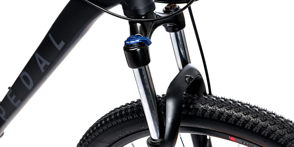 Pedal Thrasher 3 Mountain Bike Black/Red Pedal Bikes